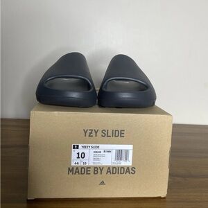 NEW IN BOX adidas Yeezy Slides Dark Onyx ID5103 Men's Size 10